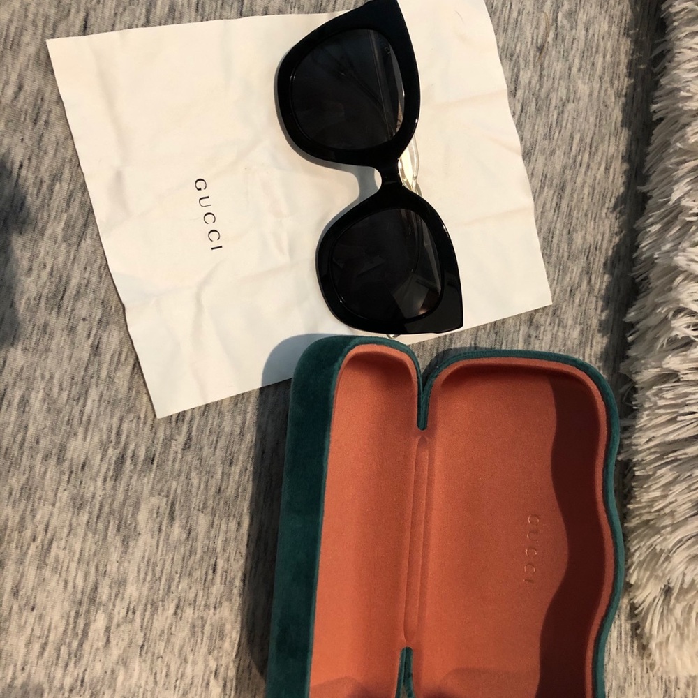 Gucci sunglasses BLACK